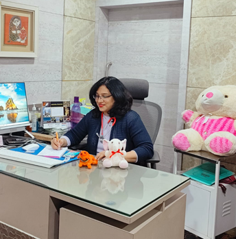 Dr nivedita Oswal - Consultant Surgeon at Paarasmani Hospital Pune, Hadpsar